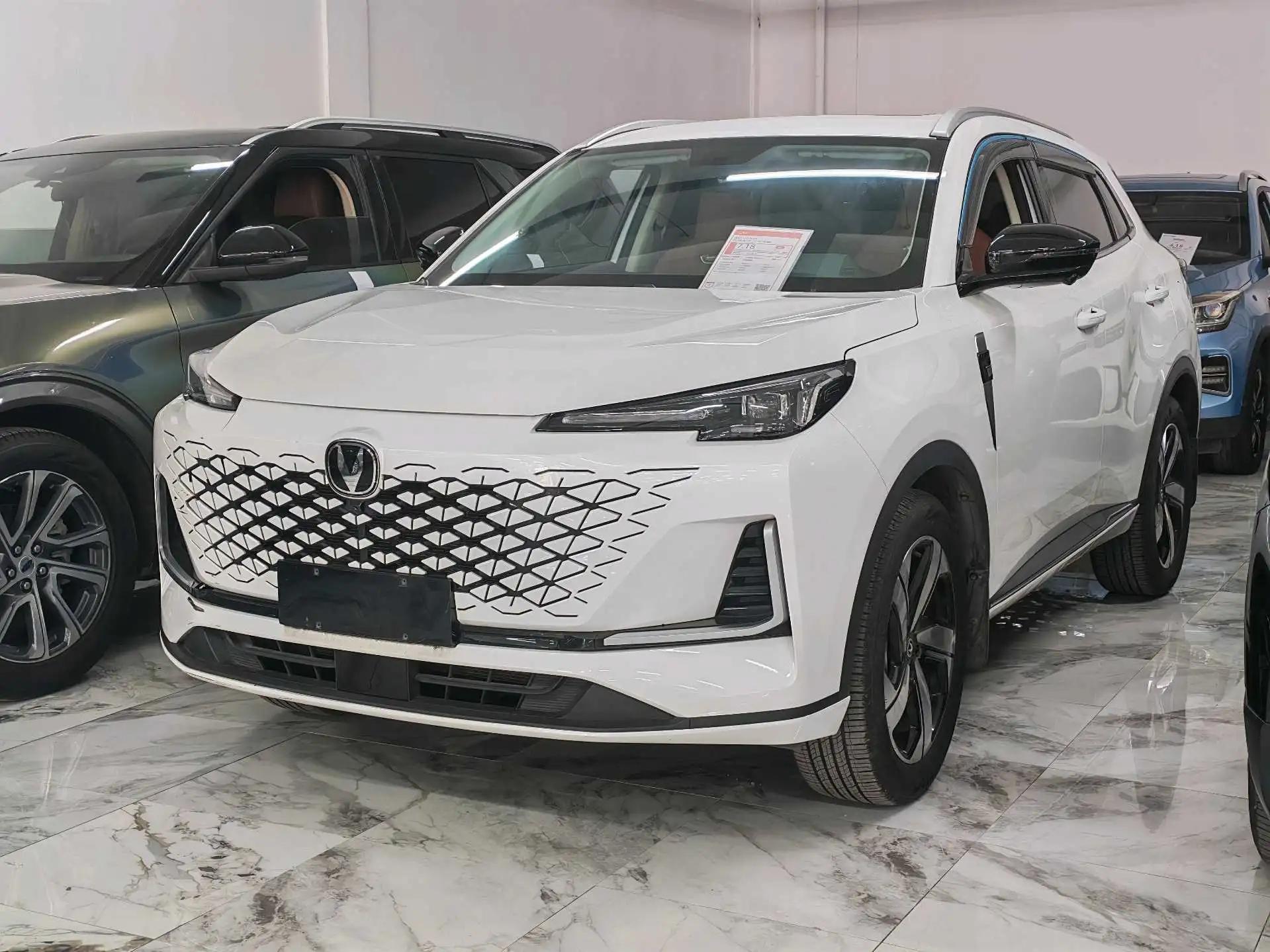 ChangAn 2023 UNI-V 1.5T Prestige Automatic