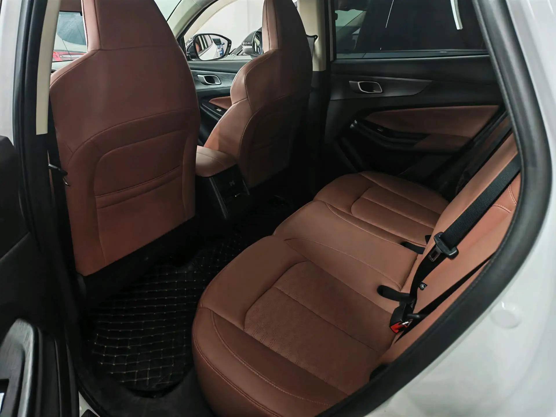 ChangAn 2023 UNI-V 1.5T Prestige Automatic 4