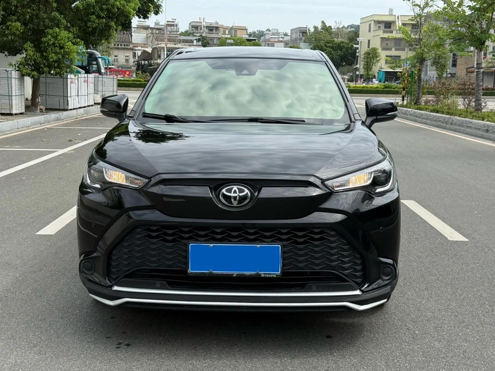 Toyota 2023 Frontlander 2.0 CVT Leading Edition Automatic 4