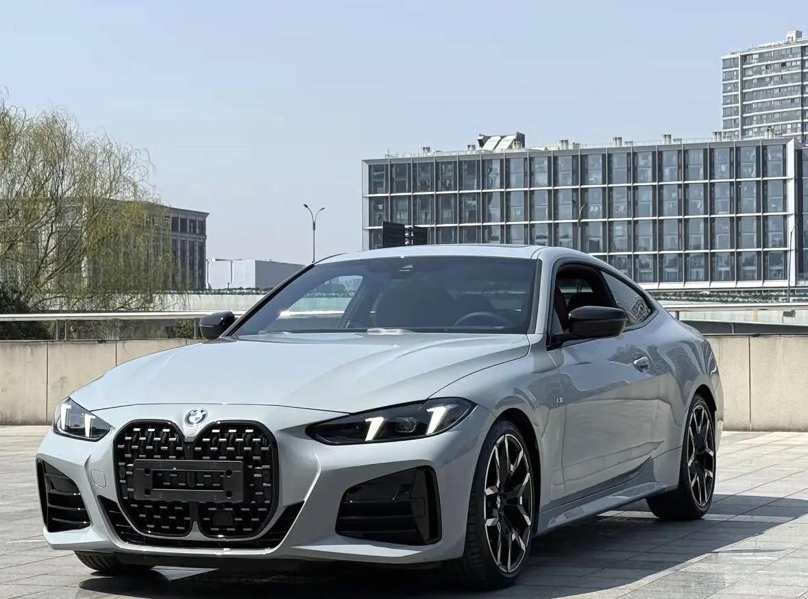 Открыть галерею: BMW 4 Series (Imported) 2024 430i Coupe 2.0T M Sport Night Edition Automatic