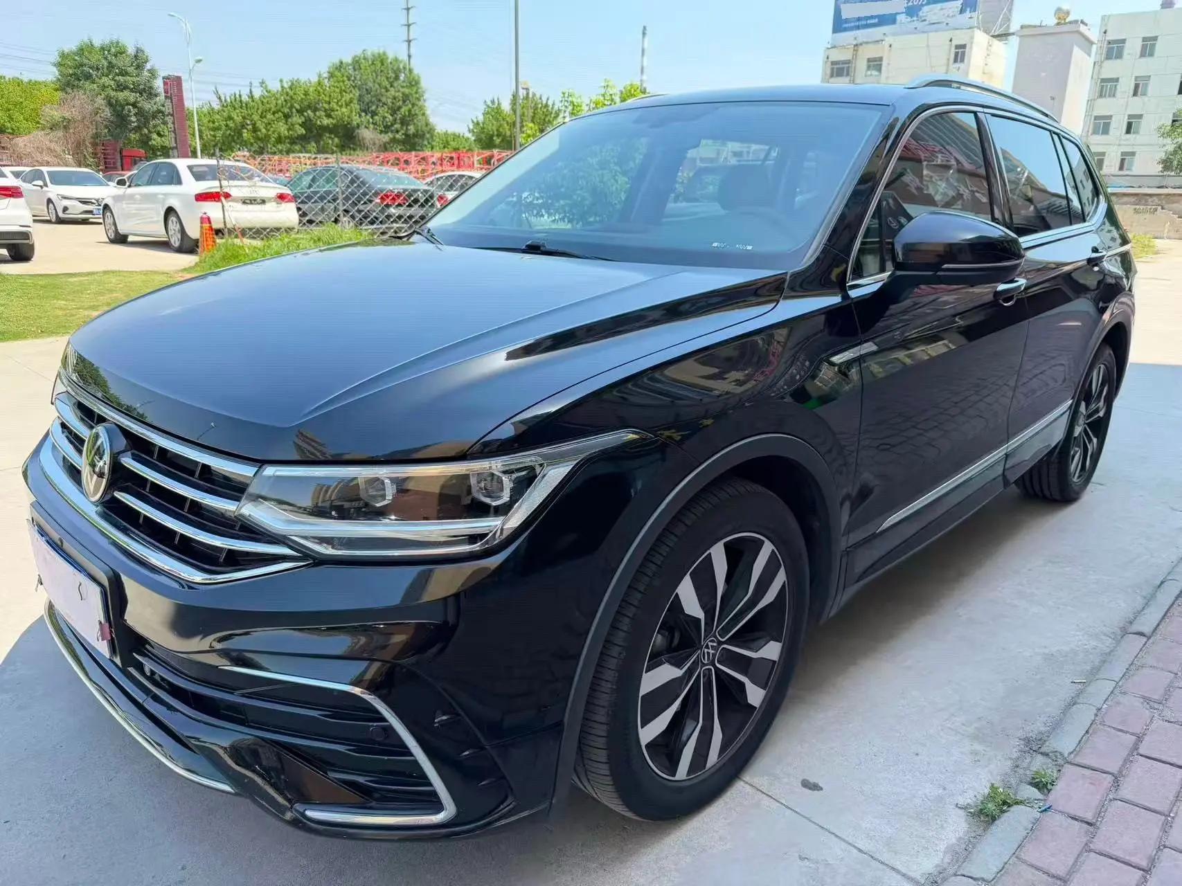 Tiguan L 2022 330TSI Automatic Two-Drive R-Line Enjoy Edition