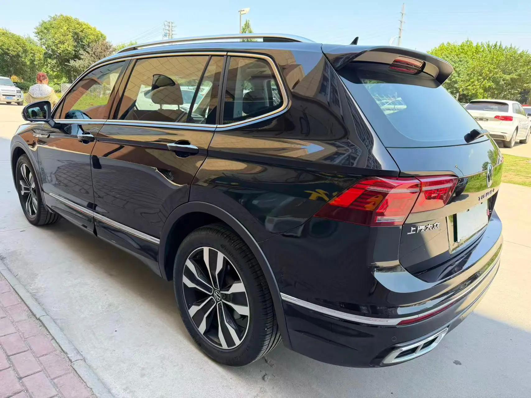 Tiguan L 2022 330TSI Automatic Two-Drive R-Line Enjoy Edition 4