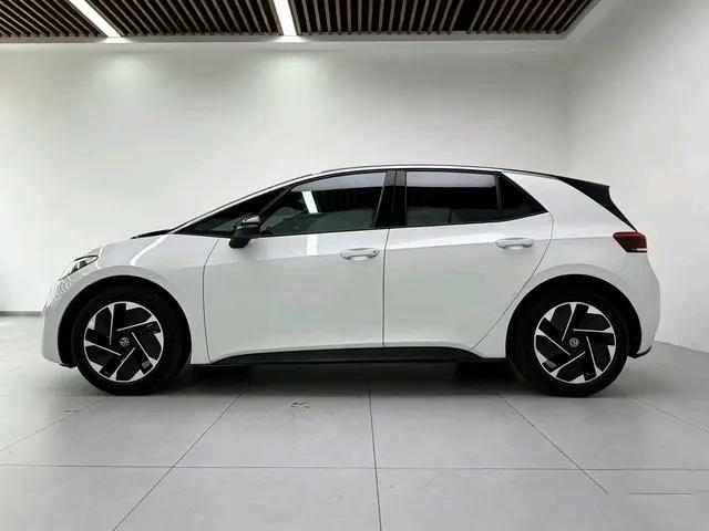 Volkswagen 2025 ID. 3 Smart Model, Pure Intelligence Edition, Automatic Transmission 4