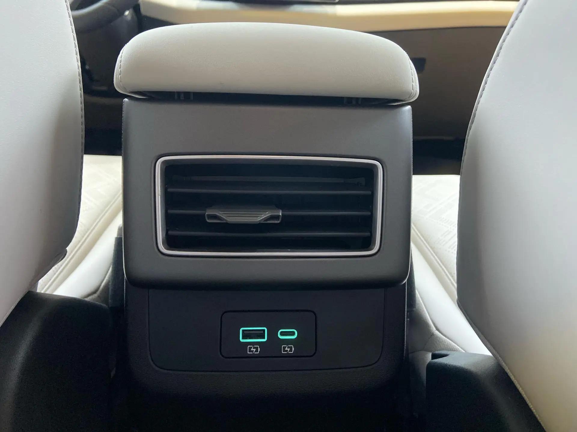 BYD 2025 Yuan UP Smart Driving 401KM Vital Automatic Gear 13