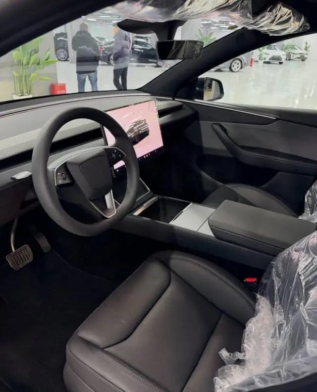 Tesla 2026 Model Y Rear-Wheel Drive Automatic 3