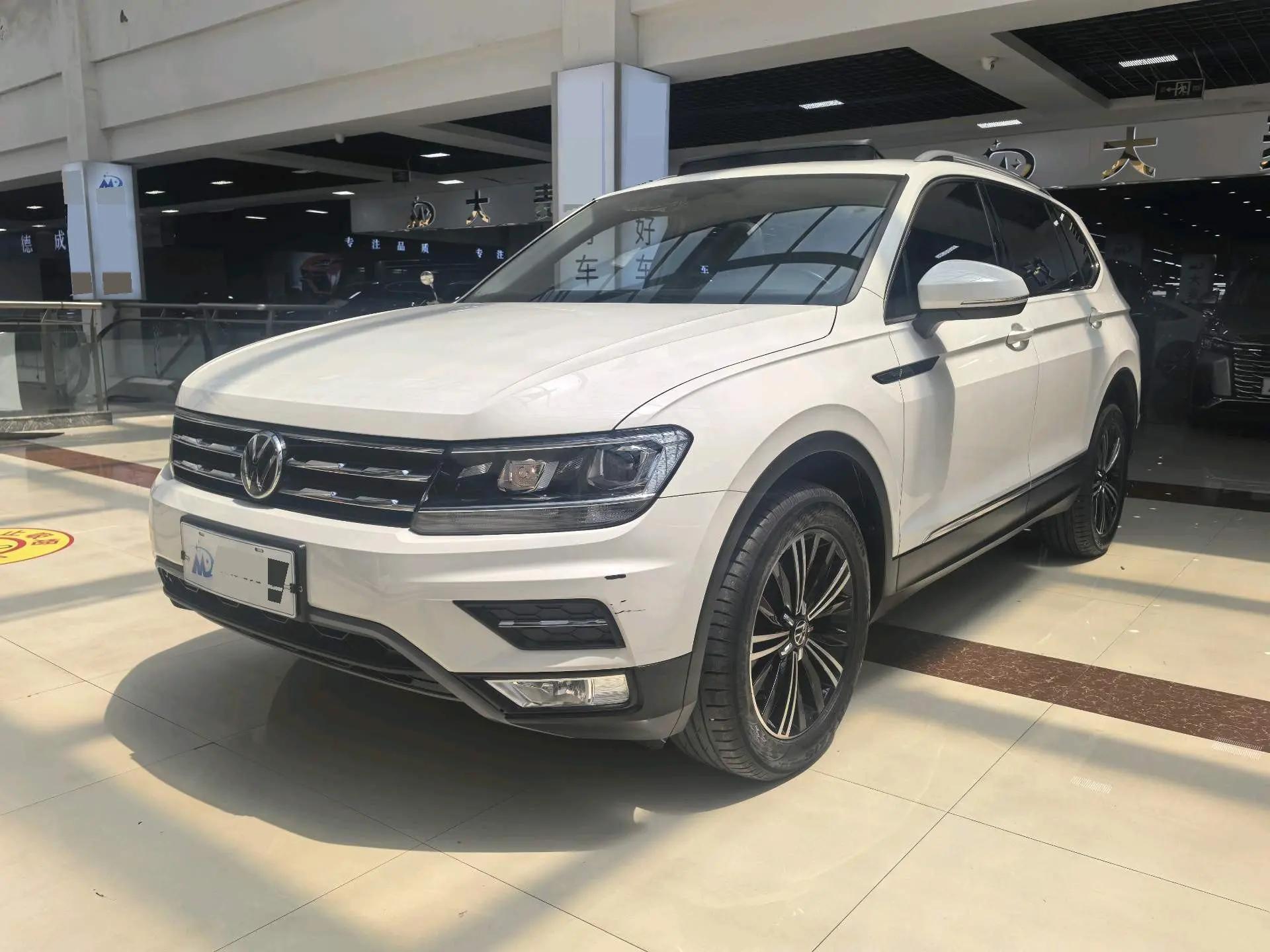 Open image lightbox: Tiguan L 2021 280TSI Automatic Two-Drive Smart Edition