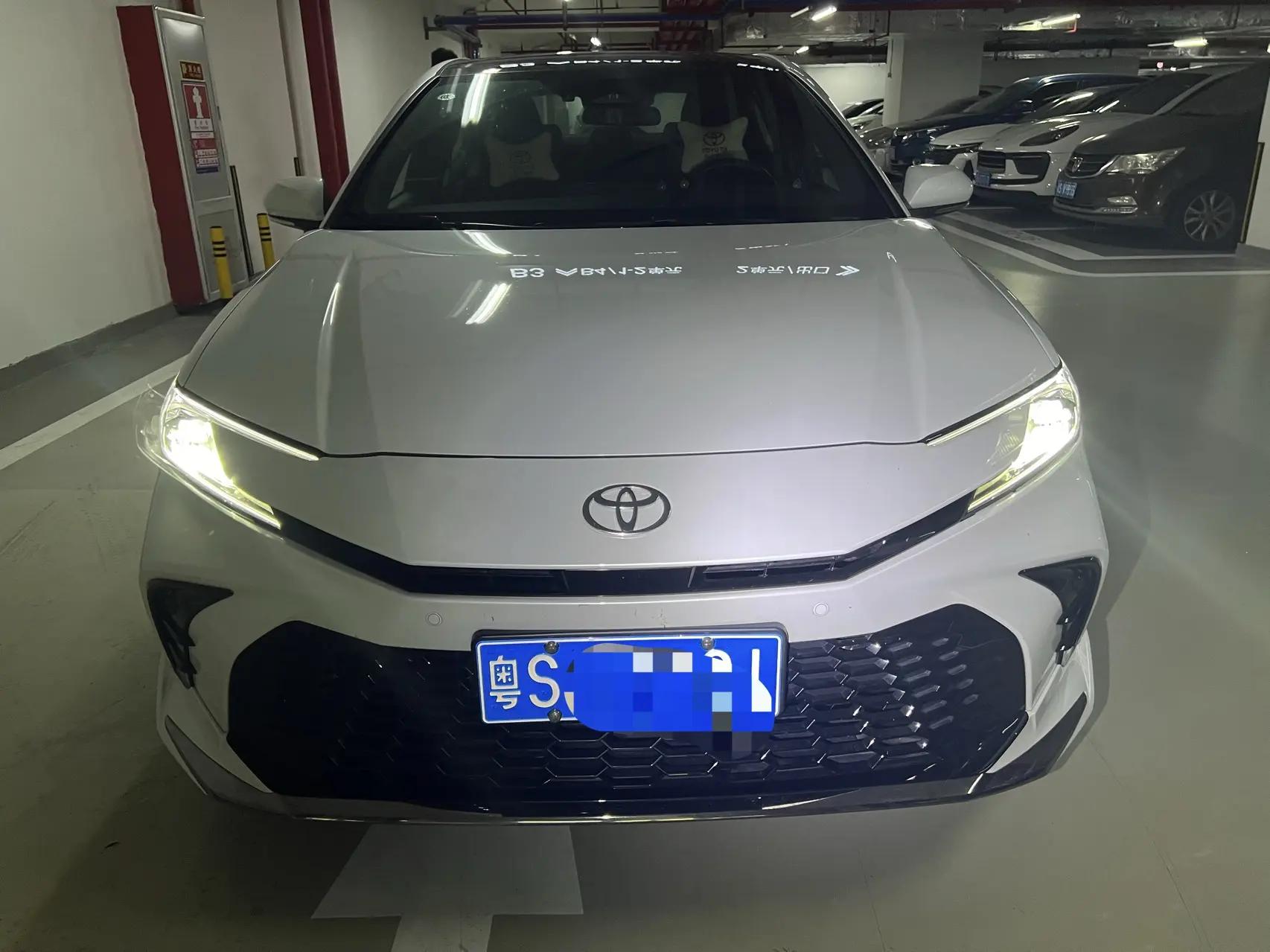 Toyota 2024 Camry Dual Engine 2.0HS Stepless Sports Edition Automatic Gear 2