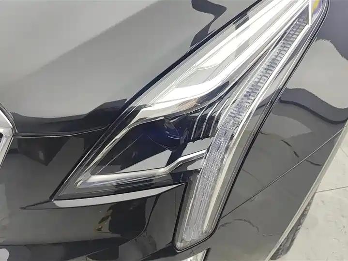 Cadillac XT5 2021 28T Luxury Model 5