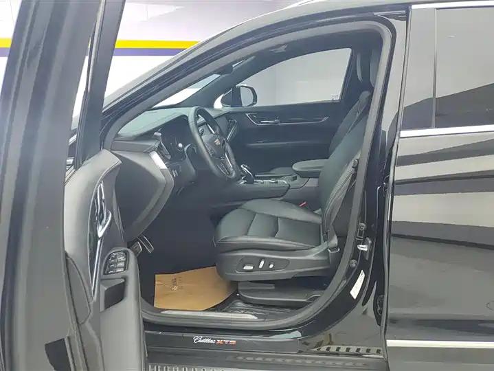 Cadillac XT5 2021 28T Luxury Model 9