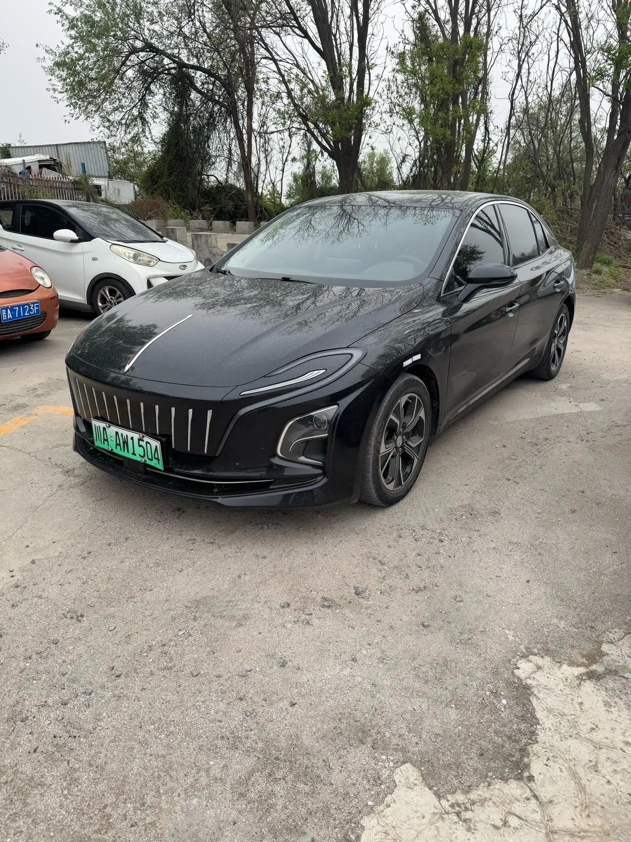 HongQi E-QM5 2023 model change basic travel version