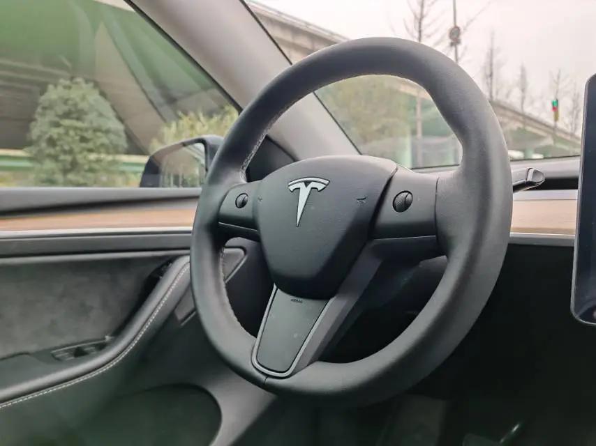 2022 Model Y Refreshed Rear-Wheel-Drive Version 4
