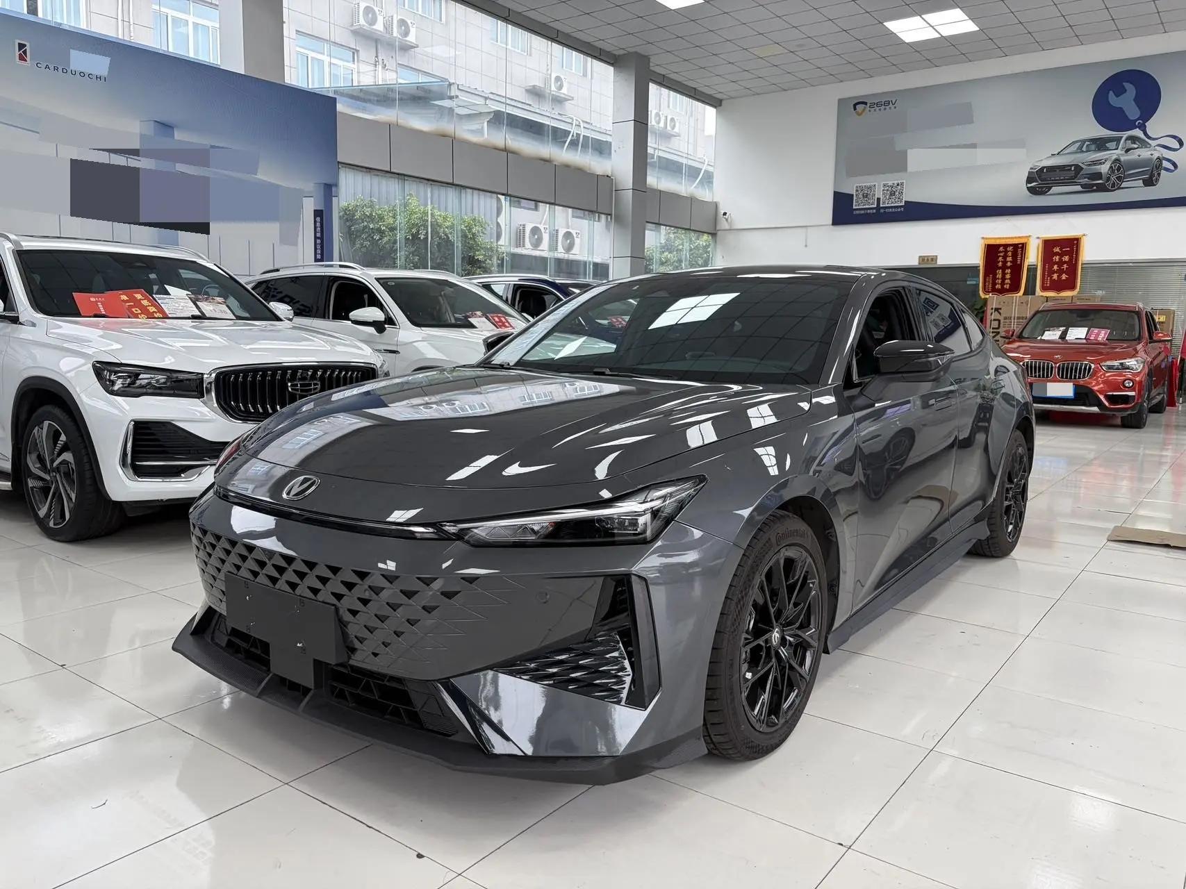 ChangAn 2024 UNI-V 1.5T Prestige Automatic