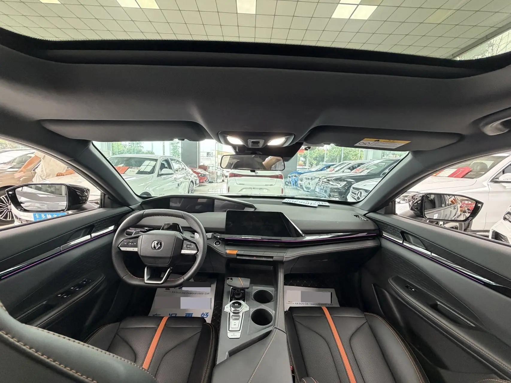 ChangAn 2024 UNI-V 1.5T Prestige Automatic 6