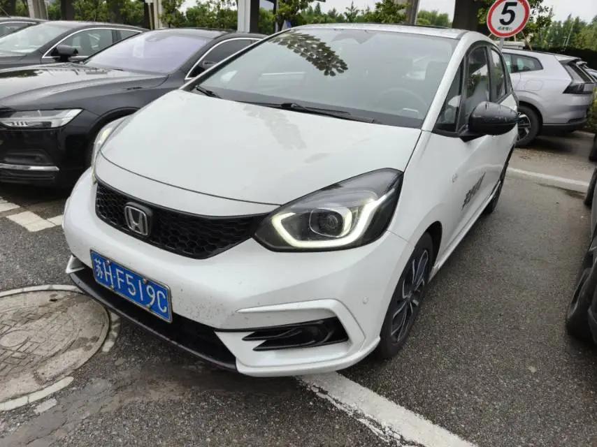 Открыть галерею: LIFE 2021 1.5L CVT SPO-SS Smart Edition