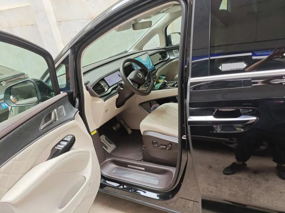 Denza 2025 Denza D9 DM-i 1.5T stepless four-wheel drive automatic gear 5