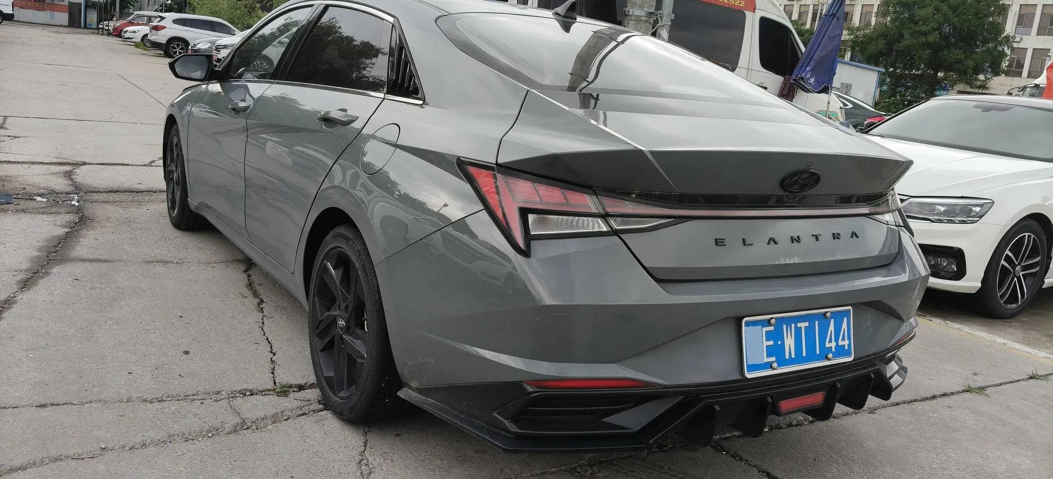 Elantra 2021 1.5L CVT Luxury Edition 2