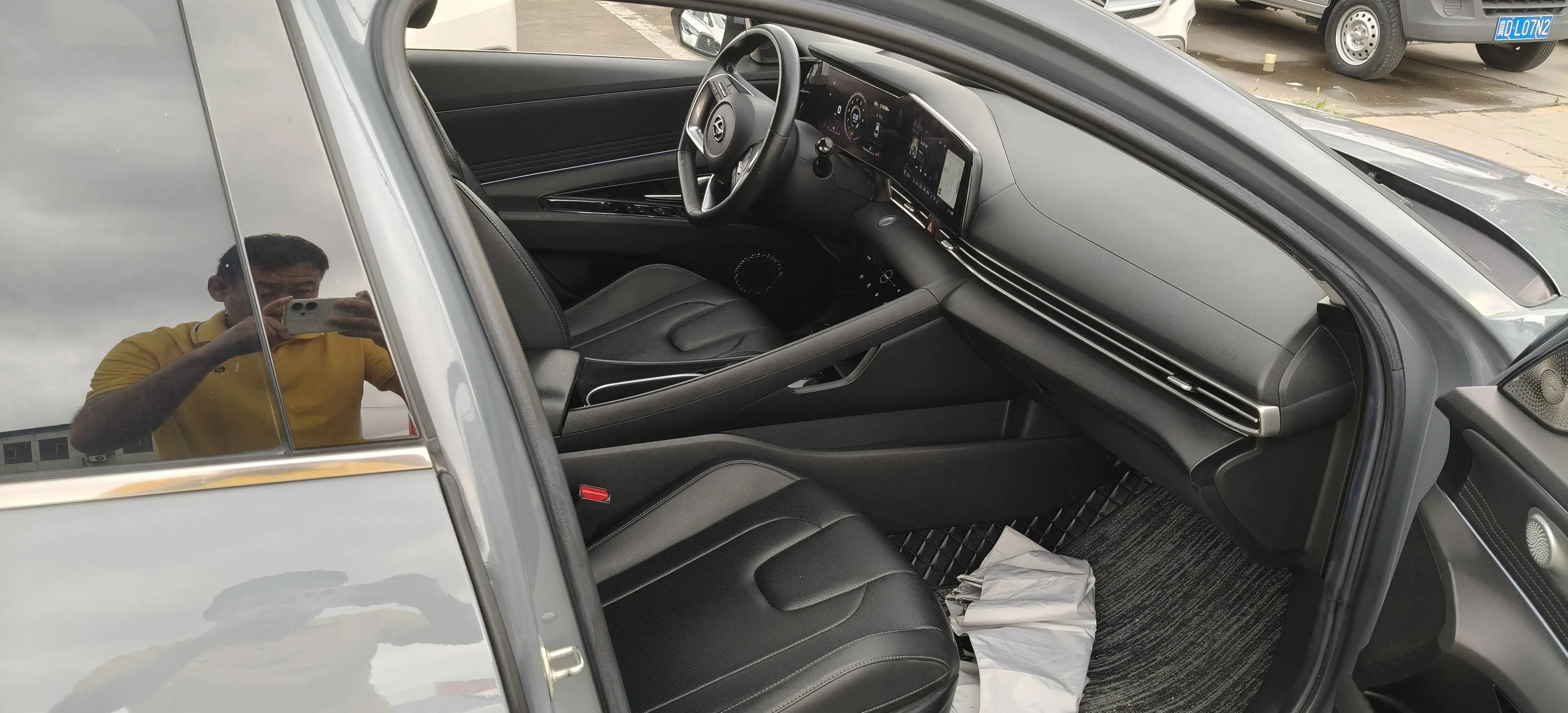 Elantra 2021 1.5L CVT Luxury Edition 6