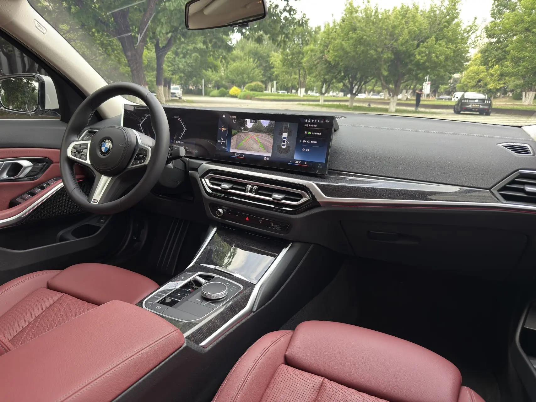 BMW 3 Series 2023 model 325Li M Sport Package 4