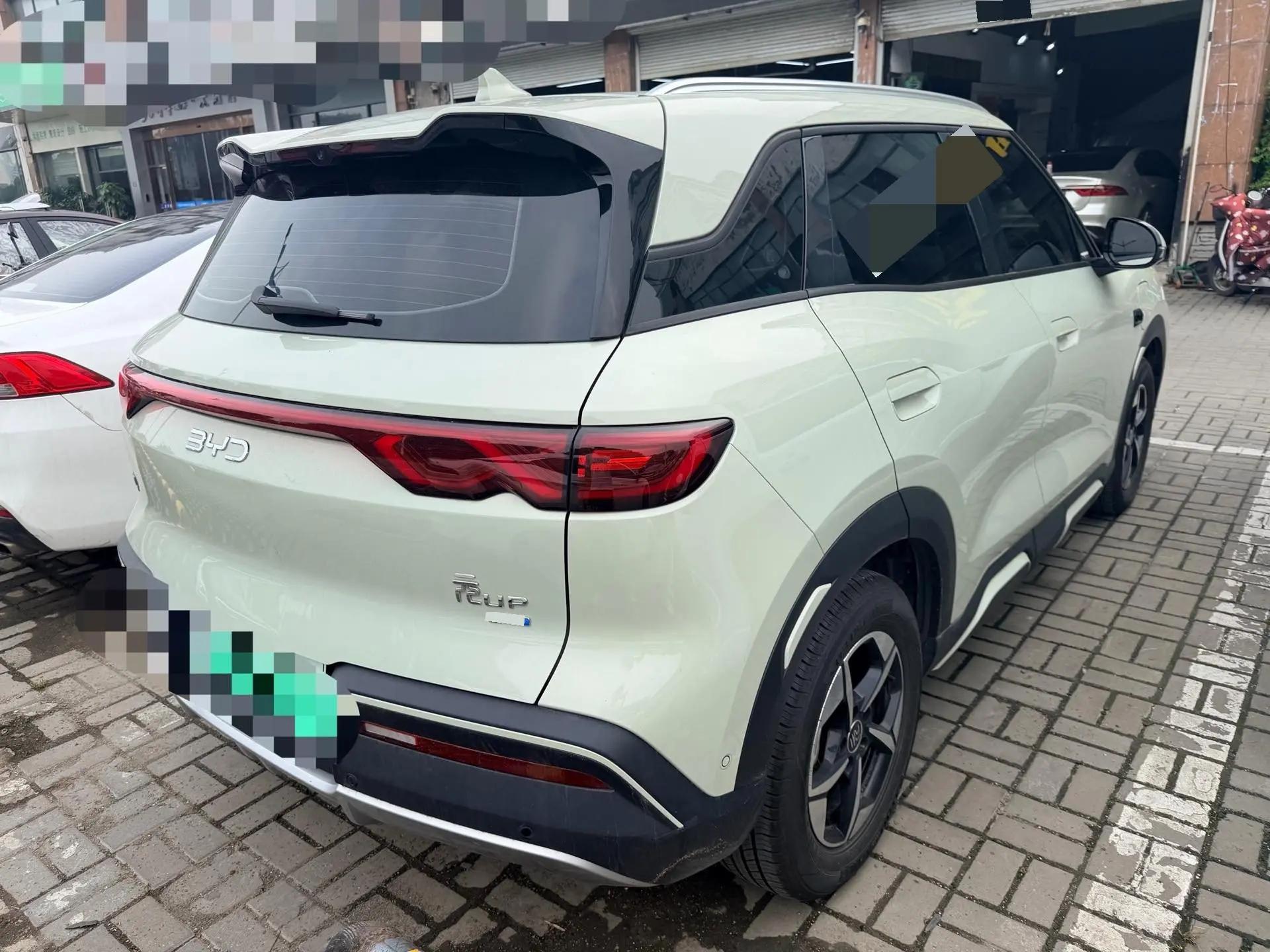 BYD 2025 Yuan UP Intelligent Driving Version 401KM Exceeding Type Automatic Transmission 5