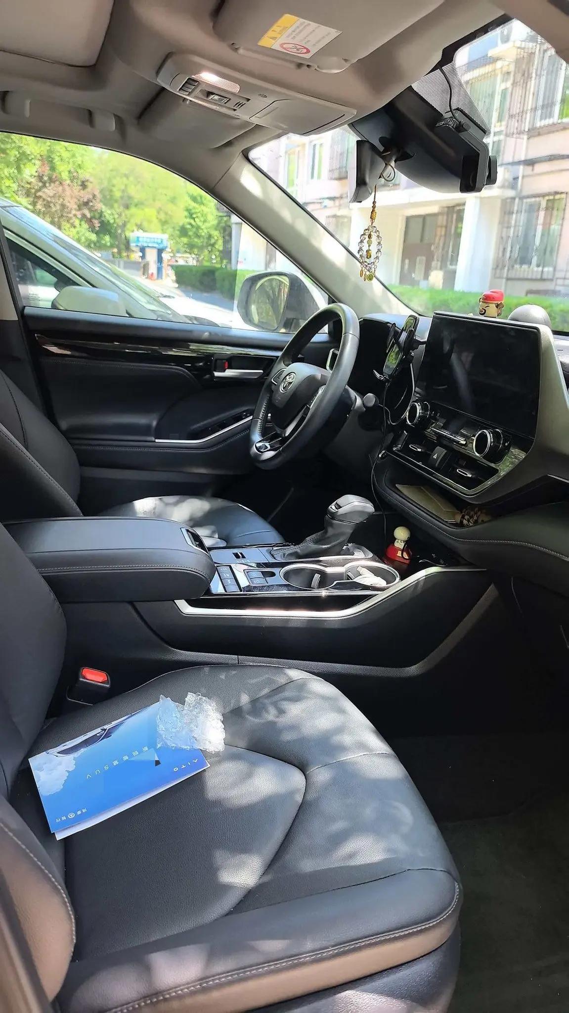 Toyota 2023 Highlander Dual Engine 2.5 CVT Intelligent Electric Hybrid Four-Wheel Drive Prestige 7-Seater Automatic 5