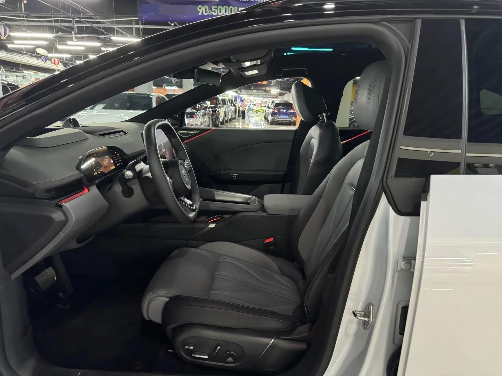 Zeekr 2025 Zeekr 007GT four-wheel drive intelligent driving version 75kWh automatic gear 4