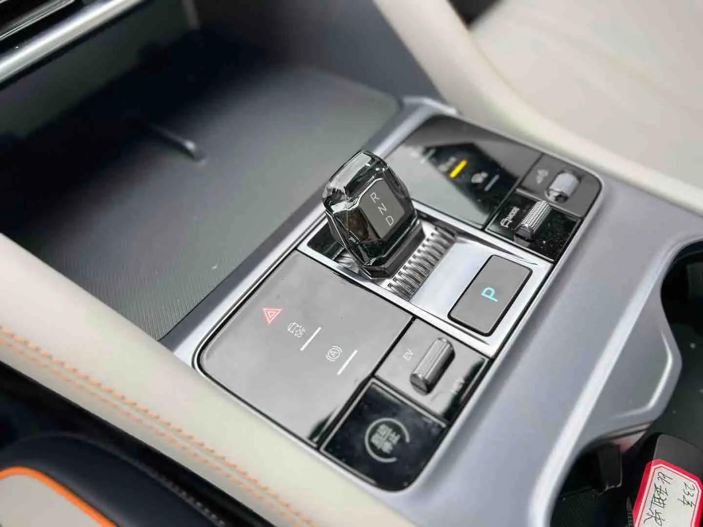 BYD 2023 Song PLUS DM-i 1.5 Stepless Champion Edition 110KM Flagship Automatic Gear 8