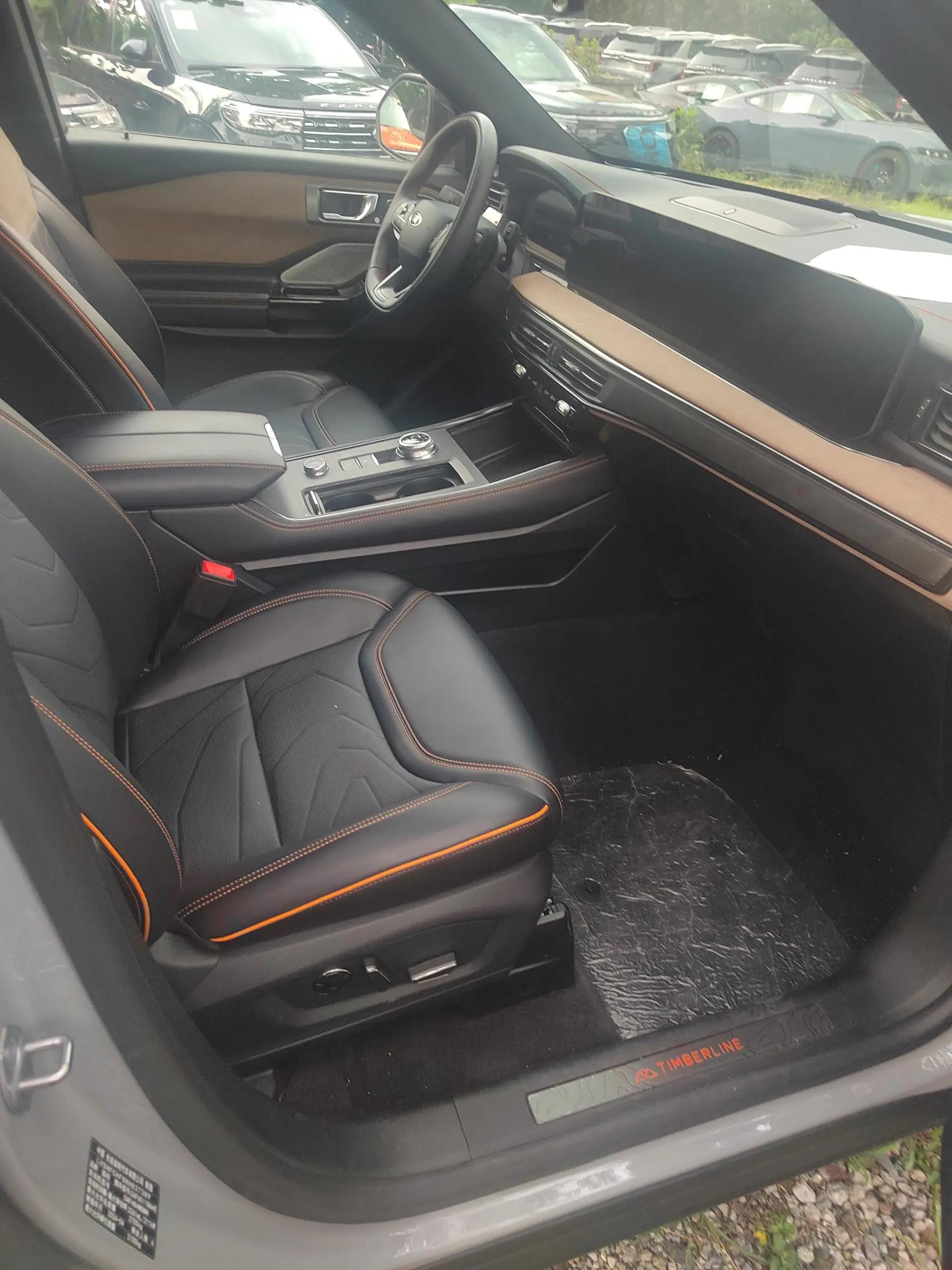 Ford 2025 Explorer 2.3T EcoBoost Kunlun Crossing Edition 5-seat Automatic Gear 4