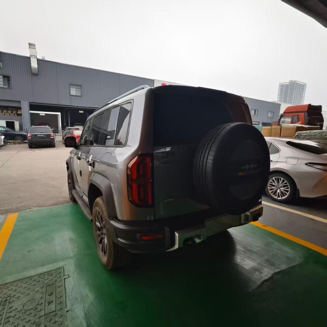 FangChengBao 2025 Leopard 5 1.5T Stepless God Wisdom Driving Max Edition Automatic Gear 3