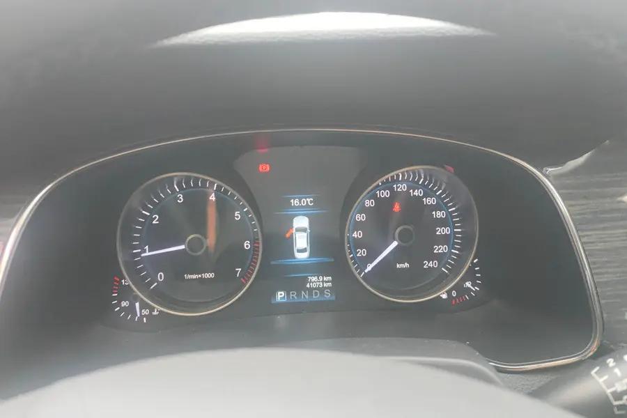 HongQi H7 2019 1.8T Comfort Edition 5