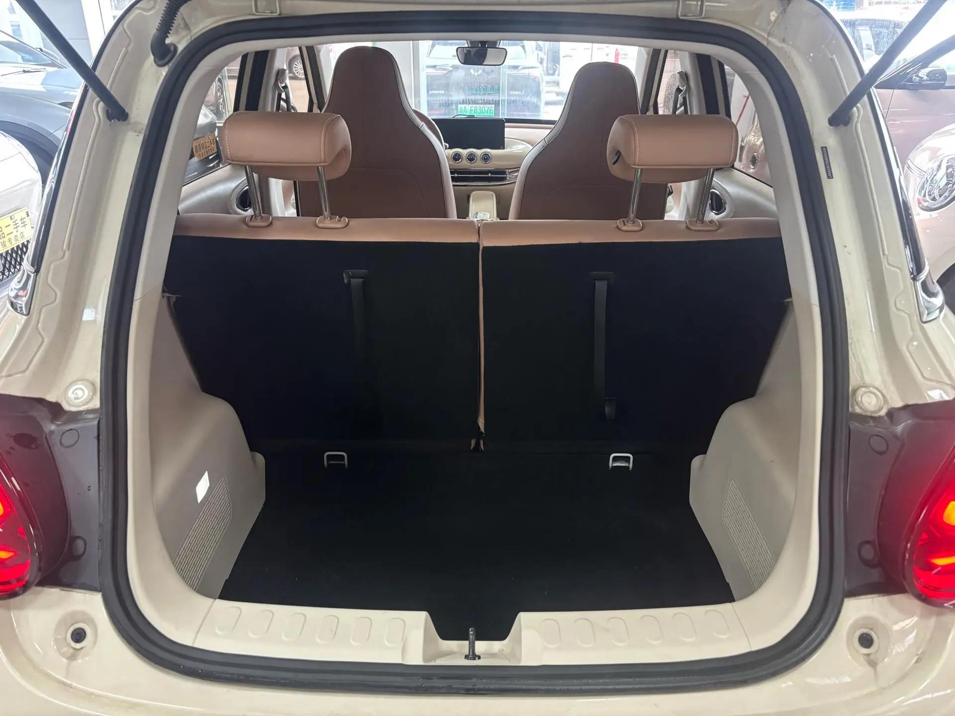 WuLing 2025 Plantronics 410km LingBox Exclusive Automatic Transmission 12