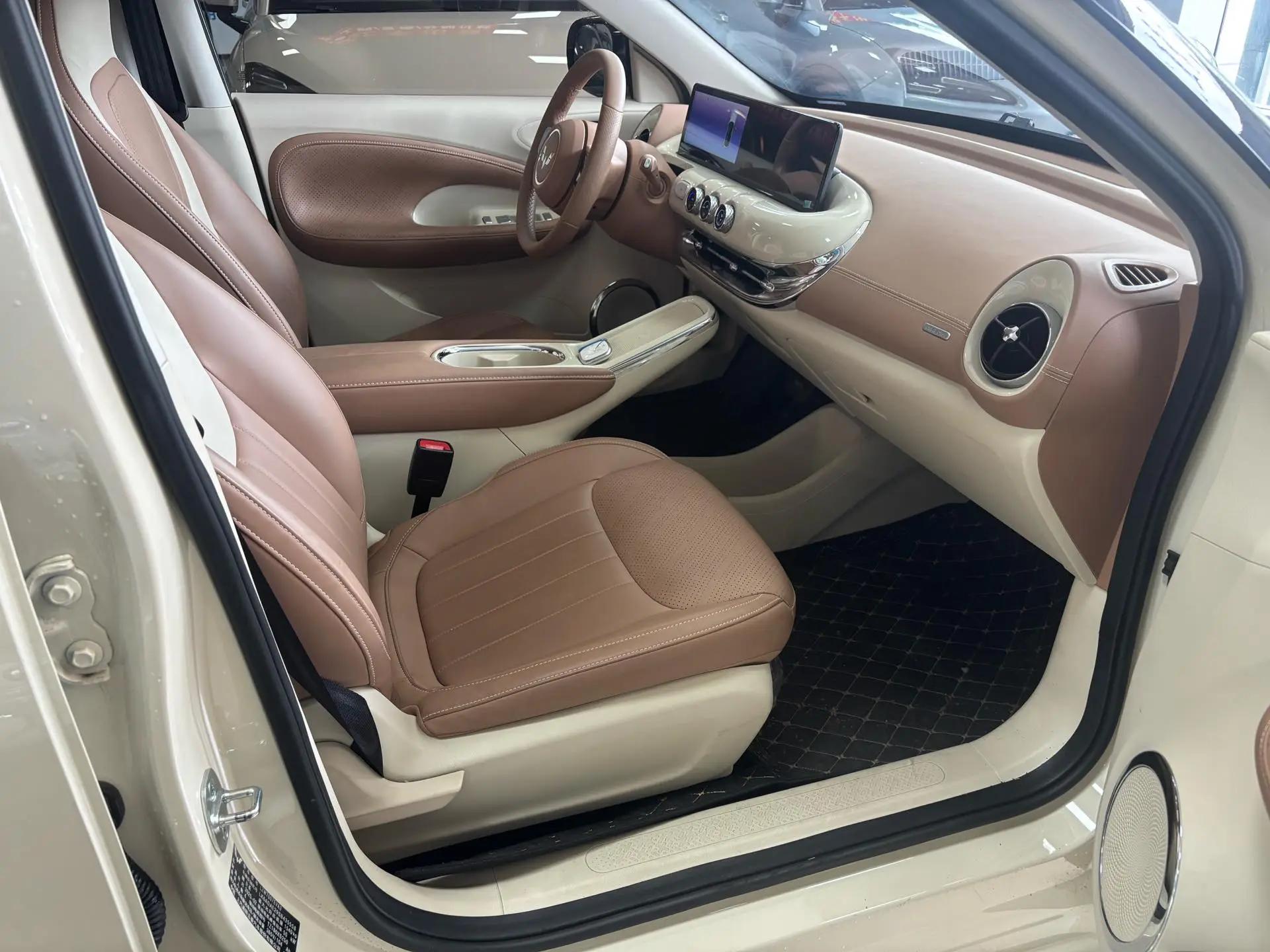 WuLing 2025 Plantronics 410km LingBox Exclusive Automatic Transmission 9