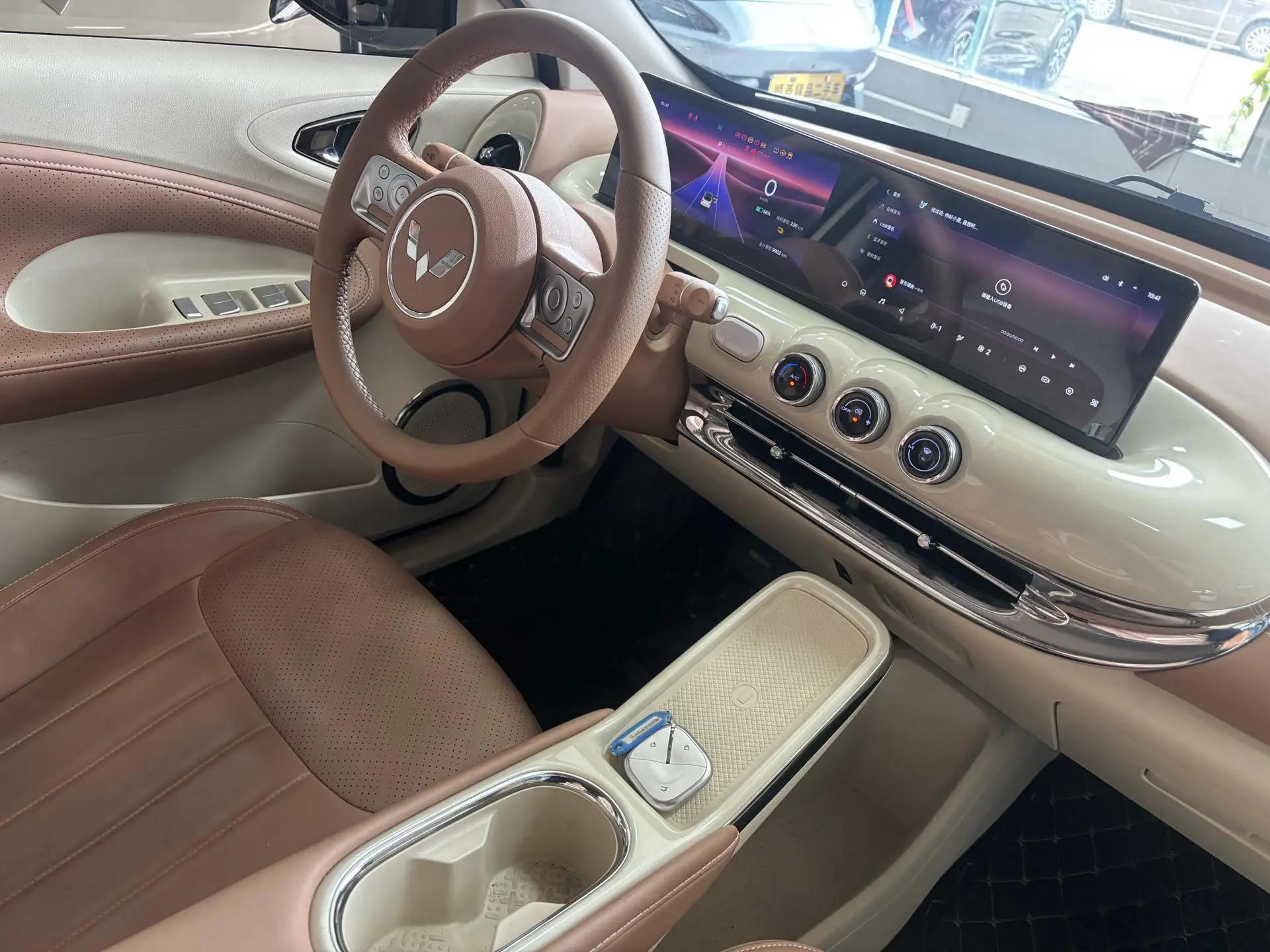 WuLing 2025 Plantronics 410km LingBox Exclusive Automatic Transmission 8