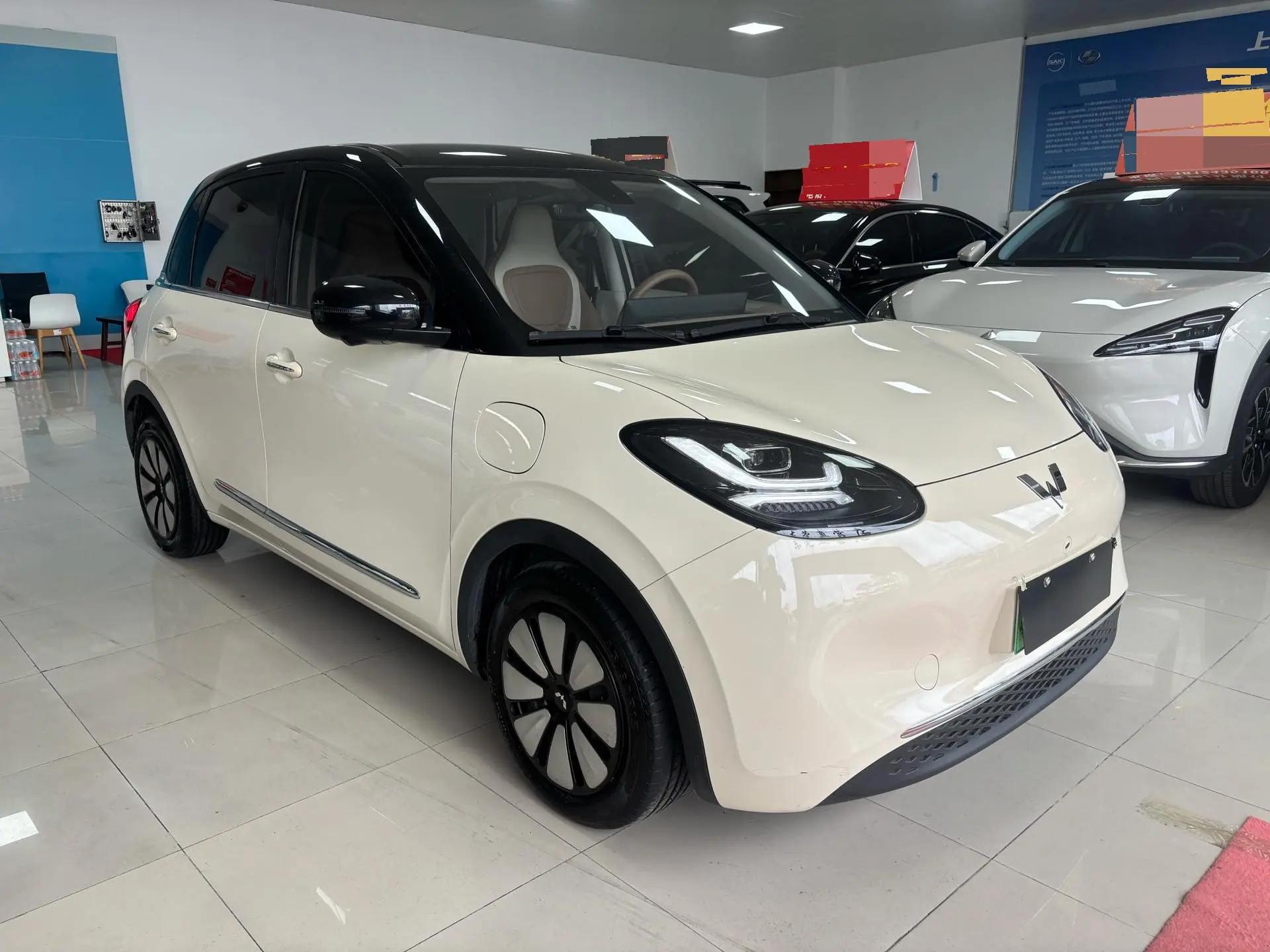 WuLing 2025 Plantronics 410km LingBox Exclusive Automatic Transmission 3