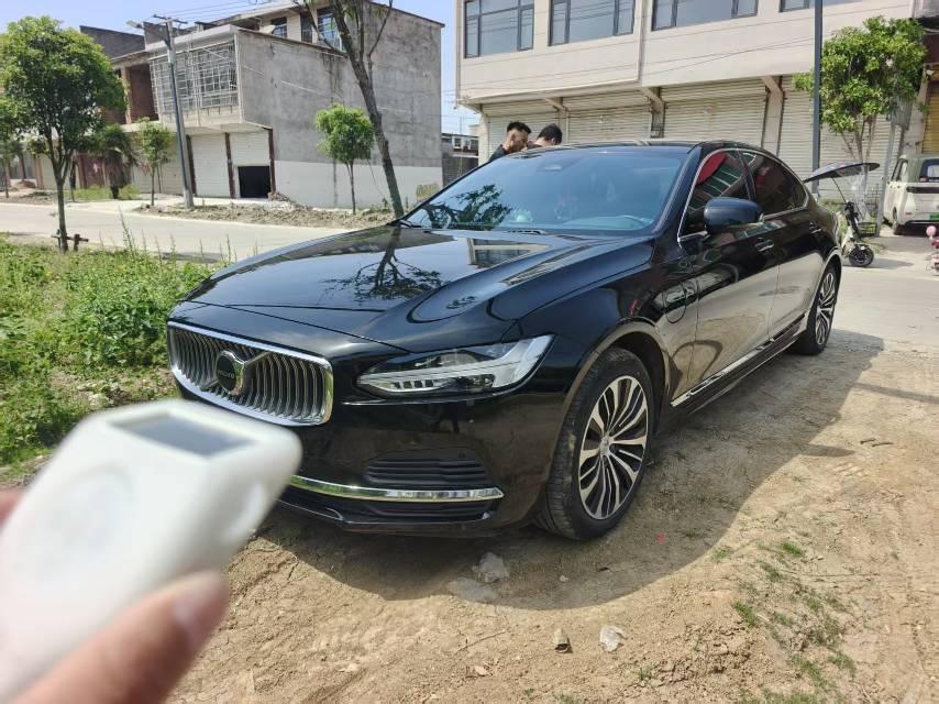 Volvo S90 New Energy 2024 T8 Plug-in Hybrid Four-wheel Drive Long Endurance Zhiyi Deluxe Edition