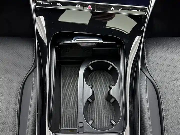 Mercedes Benz Class C 2024 C 260 L Sports Edition 13