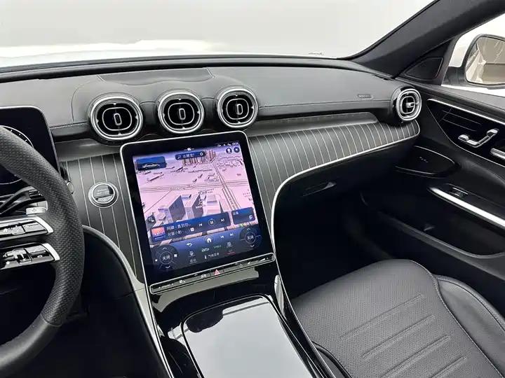 Mercedes Benz Class C 2024 C 260 L Sports Edition 16