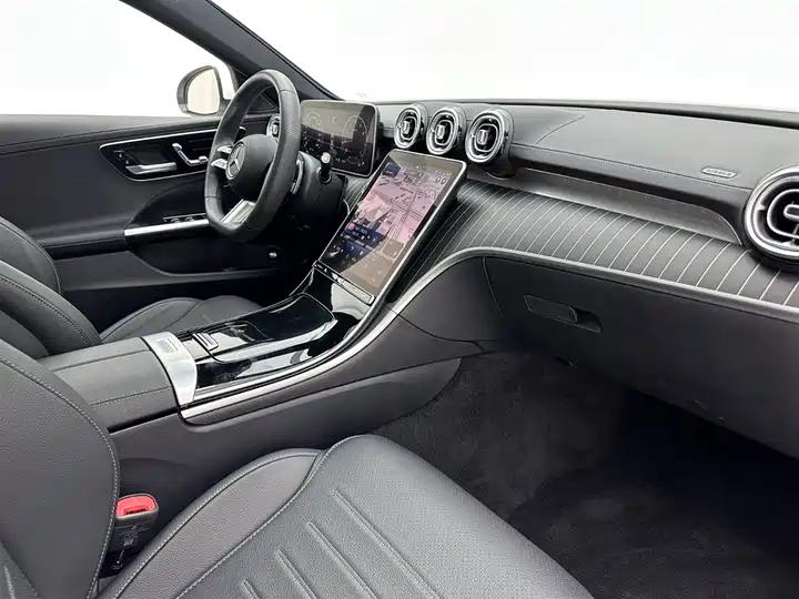 Mercedes Benz Class C 2024 C 260 L Sports Edition 17