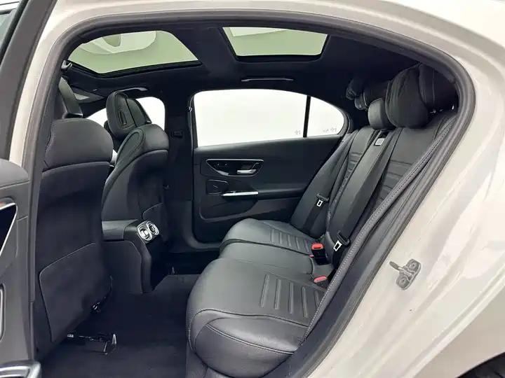 Mercedes Benz Class C 2024 C 260 L Sports Edition 20