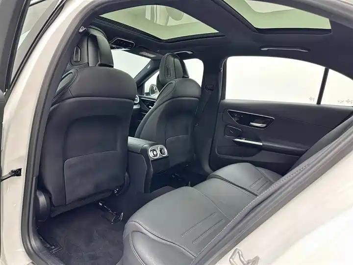 Mercedes Benz Class C 2024 C 260 L Sports Edition 21