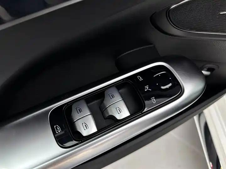 Mercedes Benz Class C 2024 C 260 L Sports Edition 24