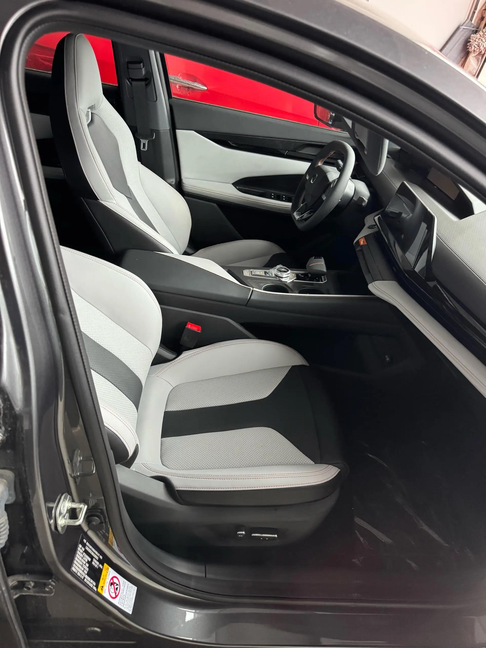 ChangAn 2024 UNI-V Smart Electric iDD 1.5 CVT Changan Blue Whale 136km Smart Fun Version Automatic 6