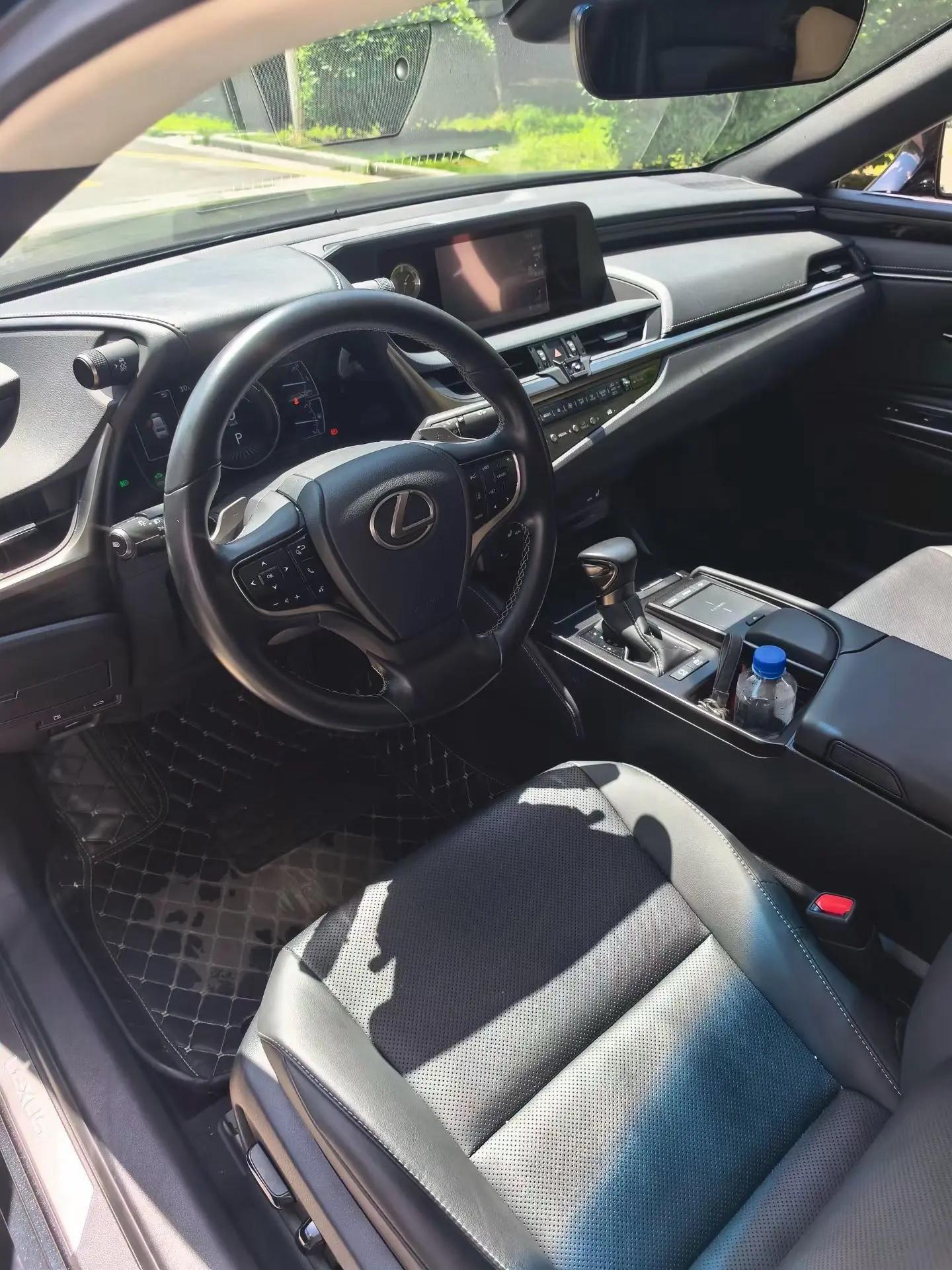 Lexus ES 2020 300h Excellent Edition 4
