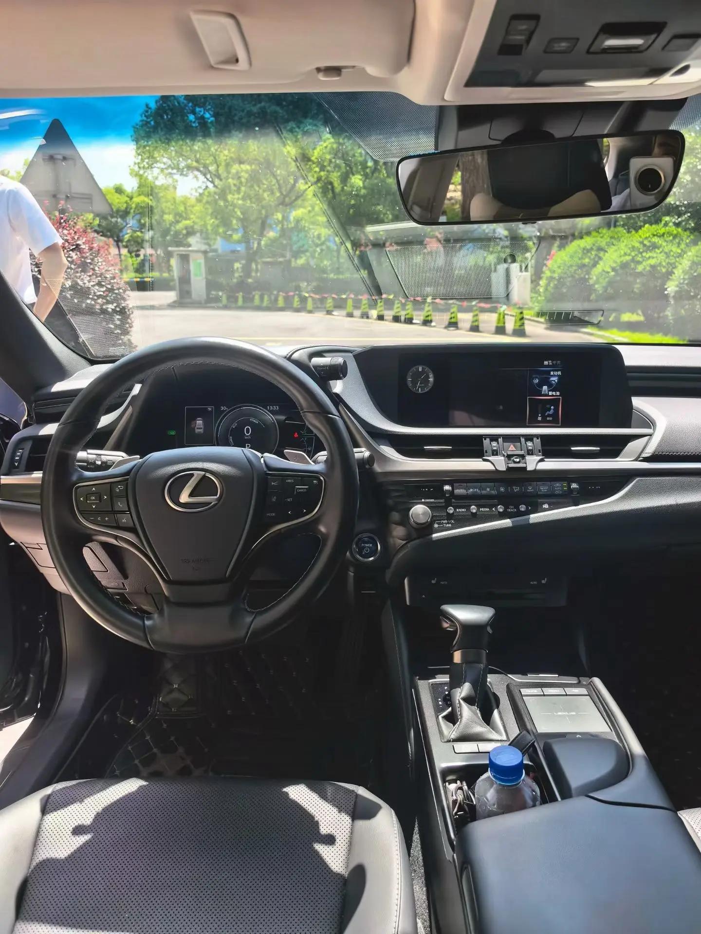 Lexus ES 2020 300h Excellent Edition 5