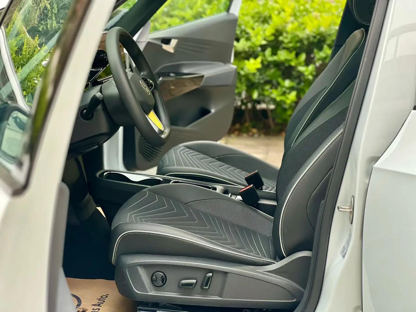 Volkswagen 2023 ID. 3 Upgraded Pure Smart Edition, Automatic Transmission 4