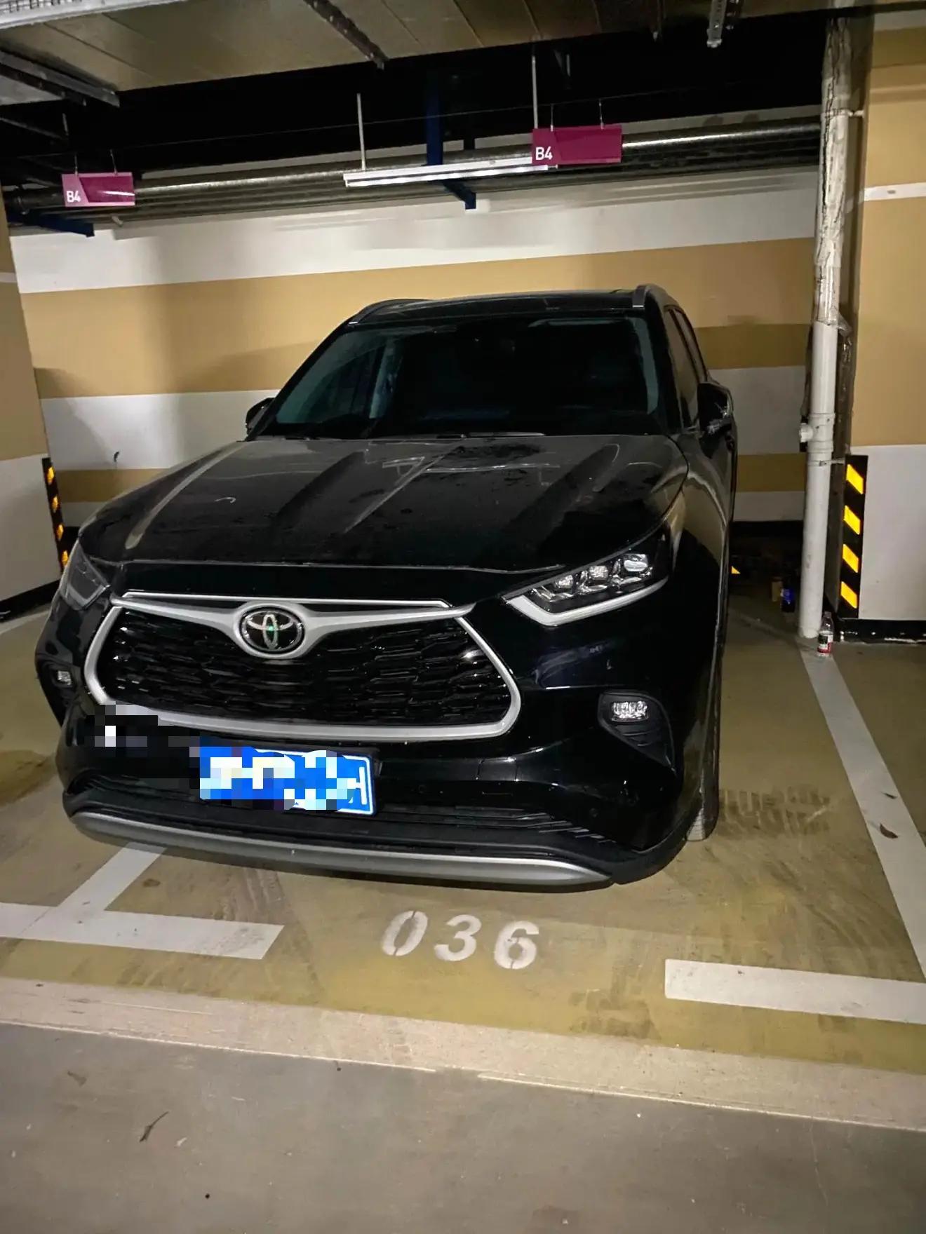 Toyota 2024 Highlander 2.0T 380T 4-wheel drive premium version 7-seat automatic gear 2