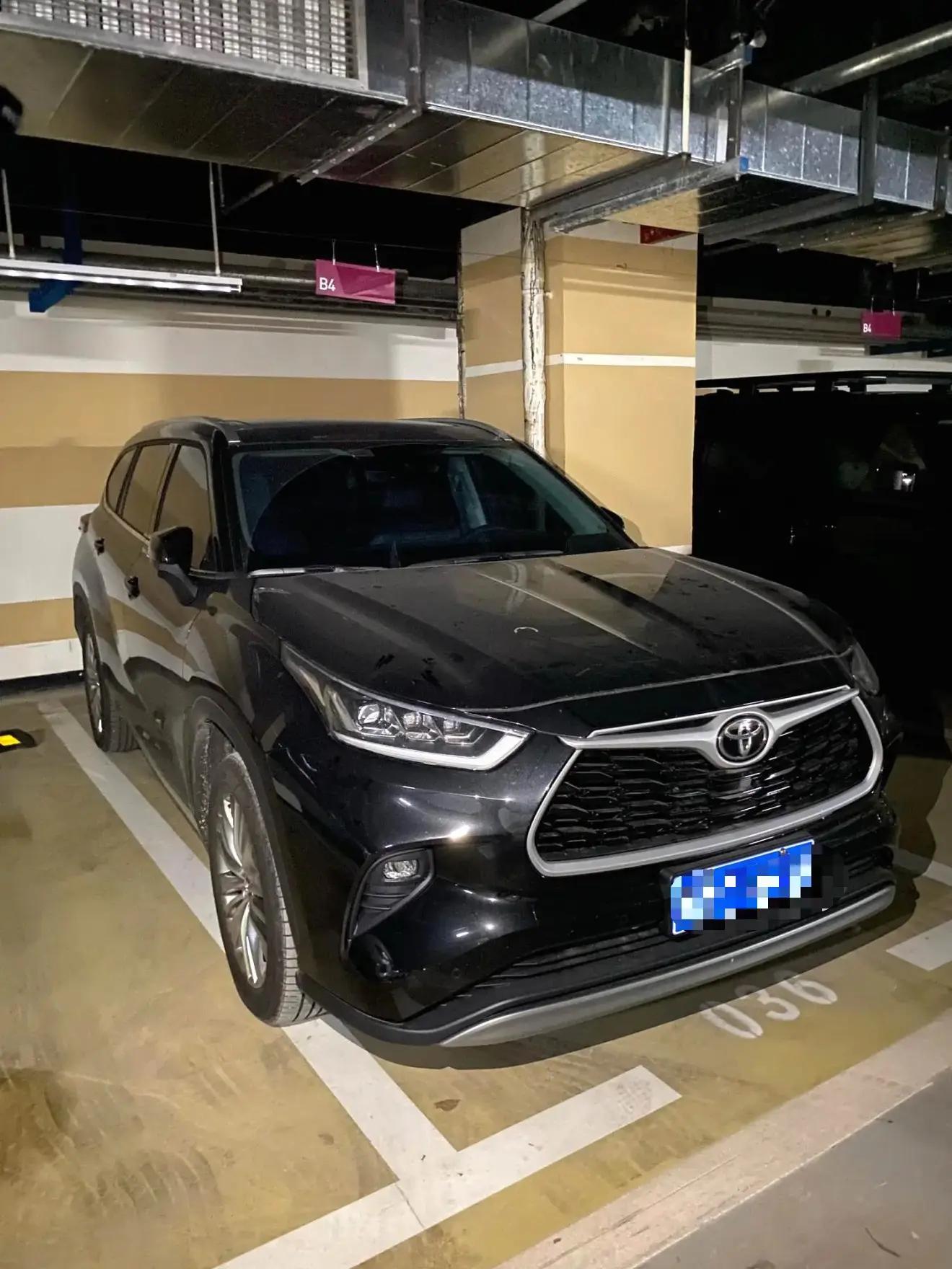 Toyota 2024 Highlander 2.0T 380T 4-wheel drive premium version 7-seat automatic gear 3