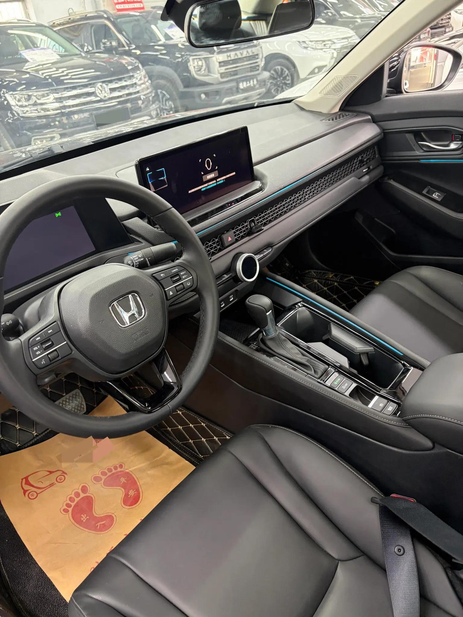 Honda 2025 11th Generation Accord 1.5T CVT 260TURBO Luxury Edition Automatic 4