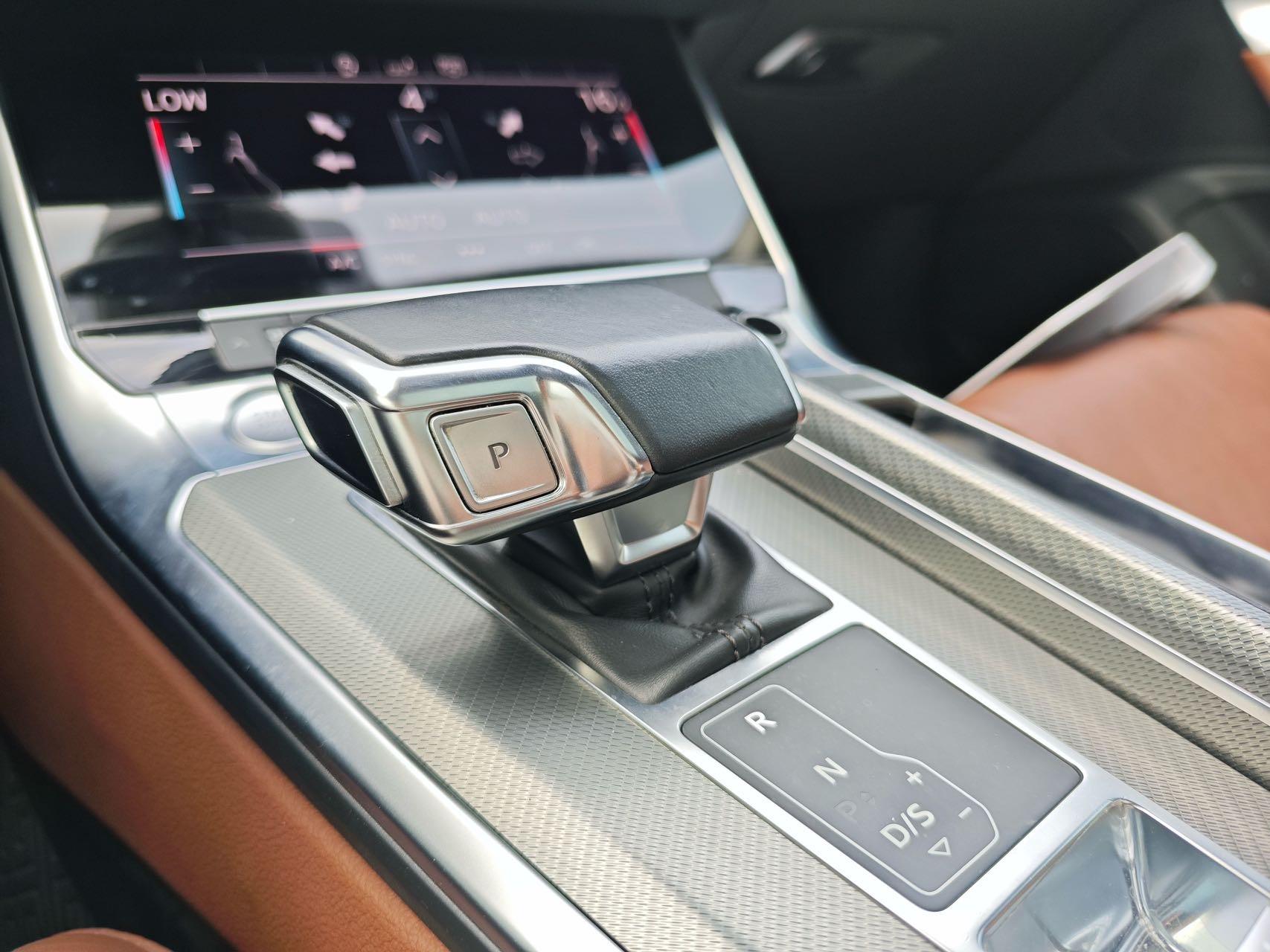 Audi A6L 2020 40 TFSI Deluxe Elegant 8