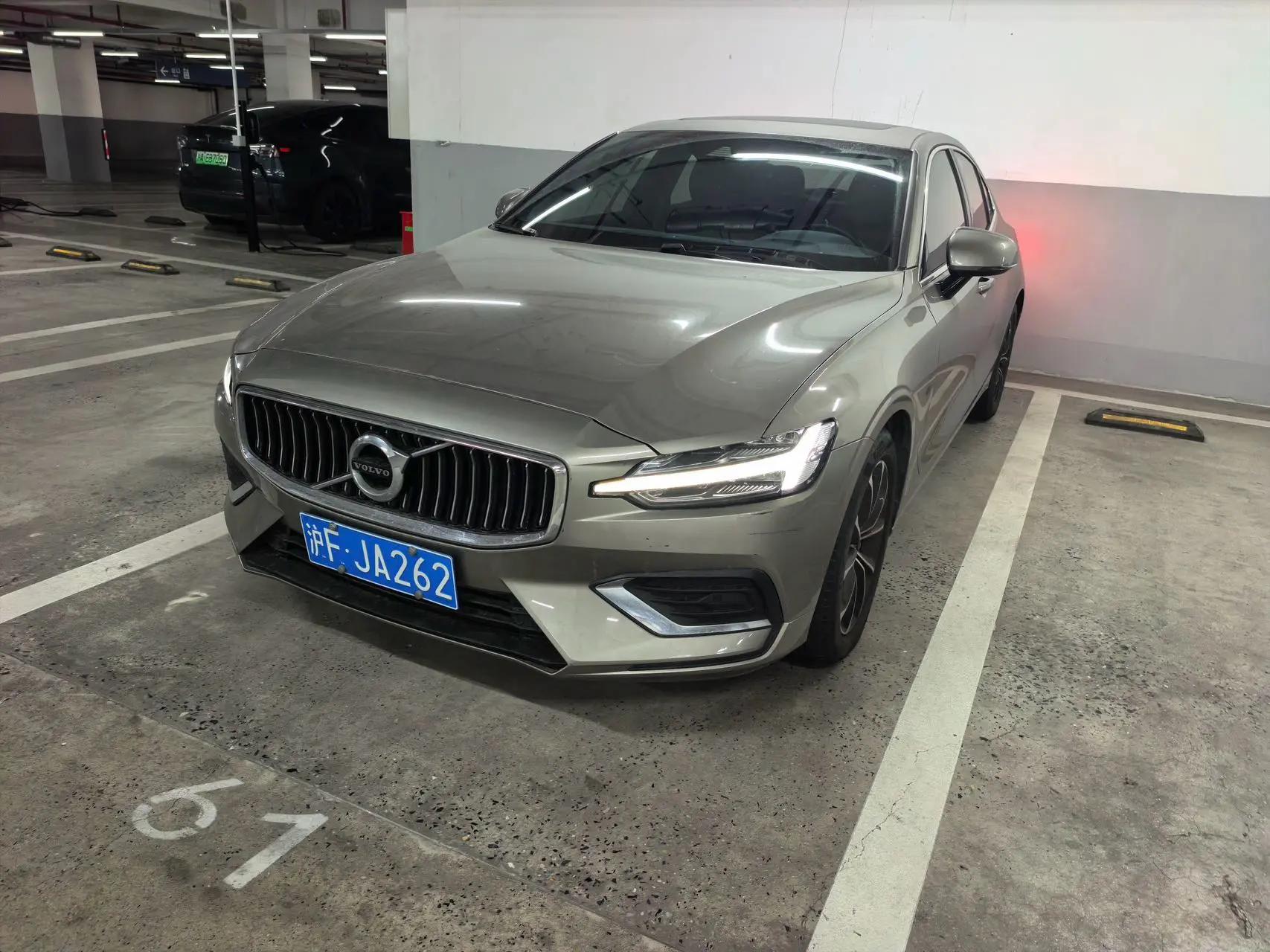 Volvo S60 2021 T4 Zhiyi Deluxe Edition