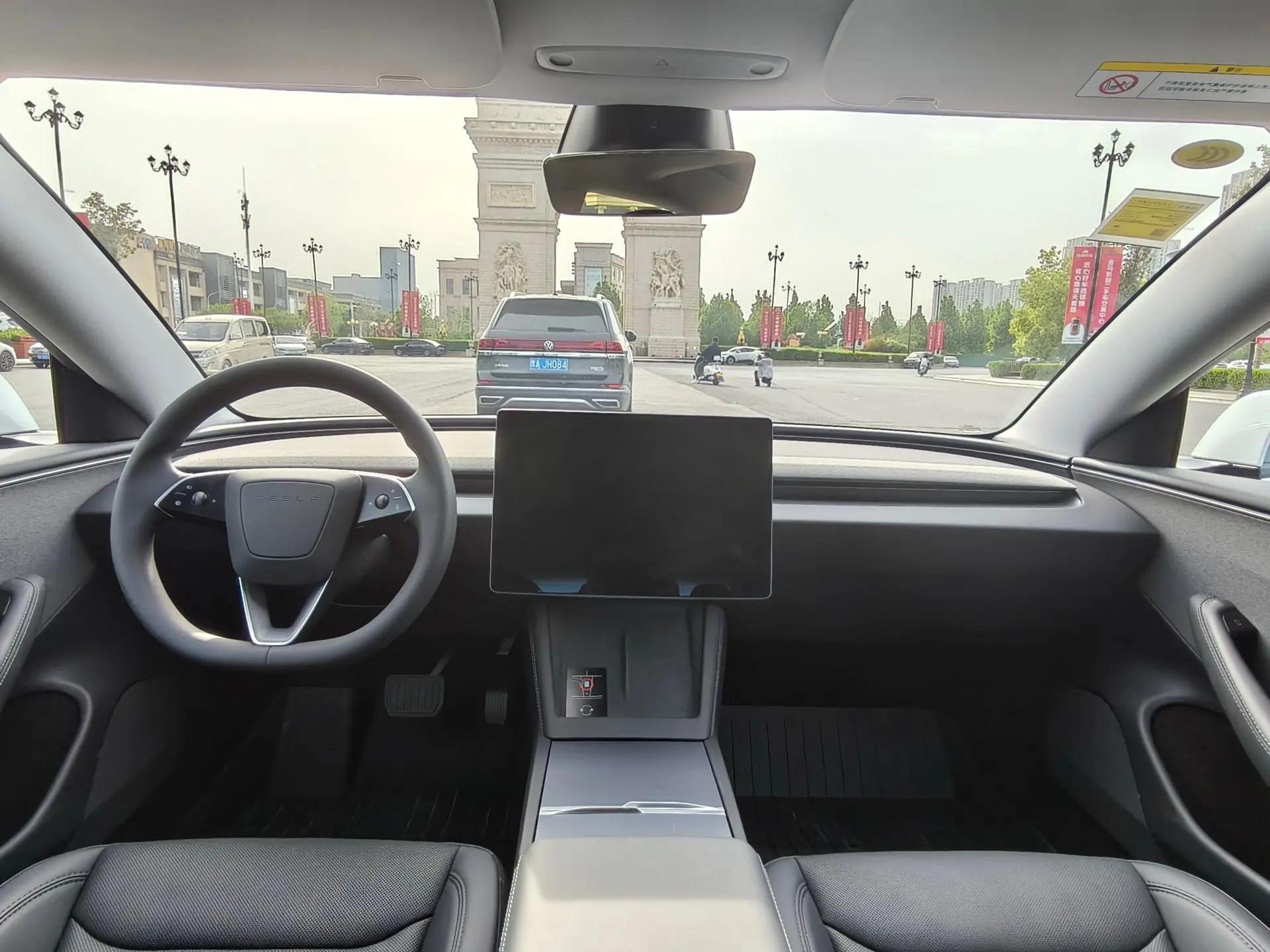 Tesla 2025 Model 3 Rear-Wheel Drive (Refreshed) Automatic 5